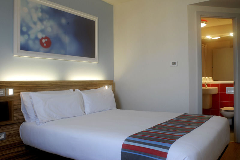 Travelodge London Stratford Hotel Dış mekan fotoğraf