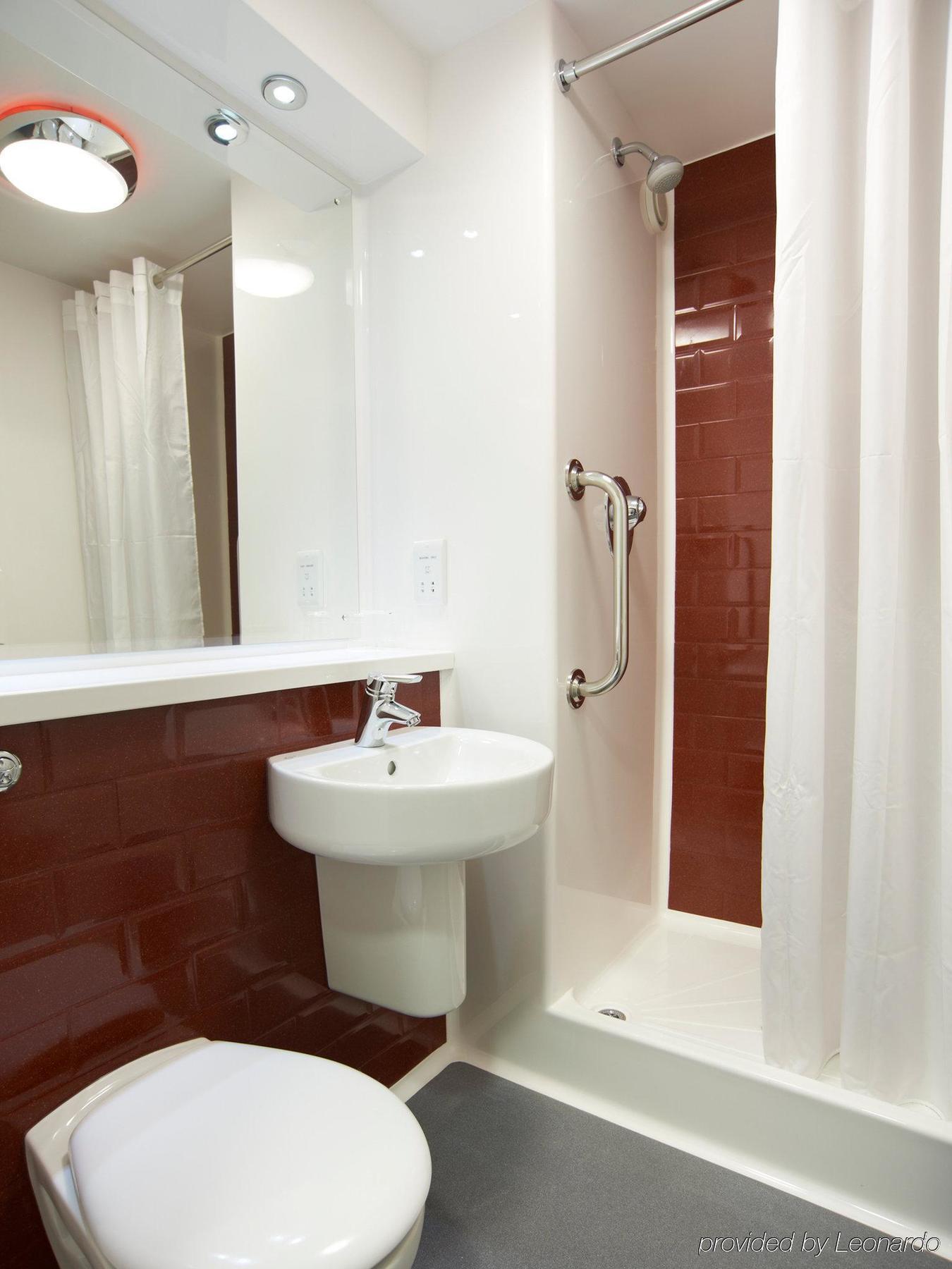 Travelodge London Stratford Hotel Dış mekan fotoğraf